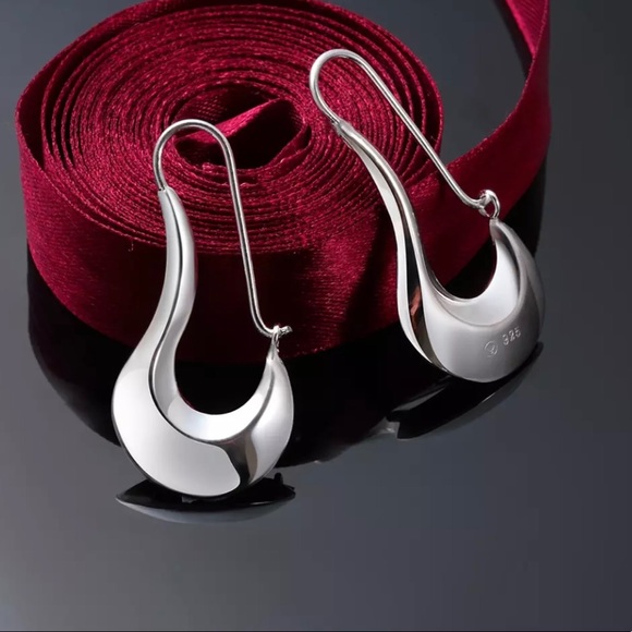 ✨Silver Wave Earrings✨ - Picture 5 of 6